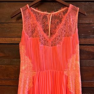 BCBG Angelea Dress Size 6 in Color “Coral Reef”